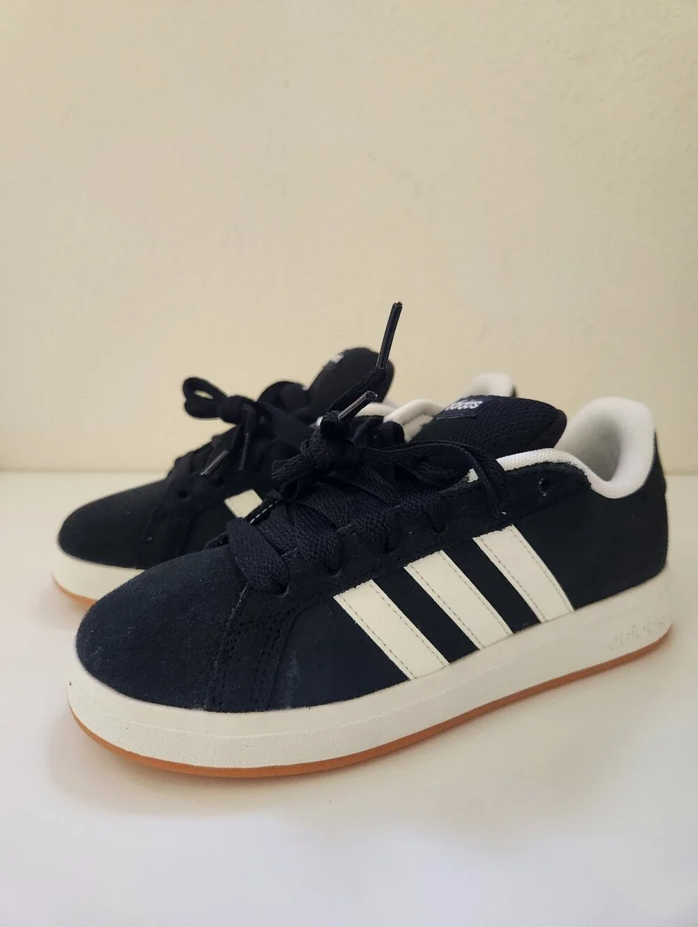 Adidas Grand Court 00s Black White Sneakers Kids Size 2 New